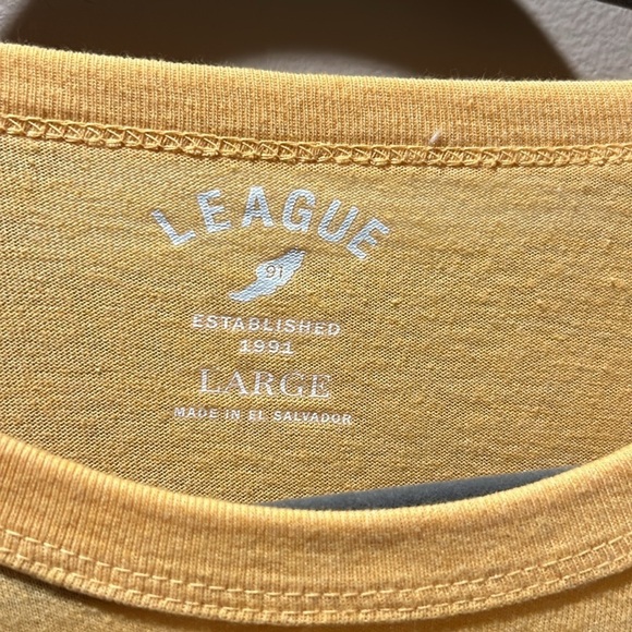 Iowa Hawkeyes Men’s T Shirt Size Large - Picture 3 of 4